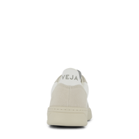 V-10 White Natural Pierre