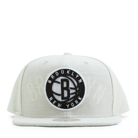 Cut Away Snapback Off