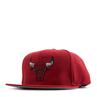 Bulls Embroidery Glitch Snapback