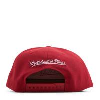 Bulls Embroidery Glitch Snapback
