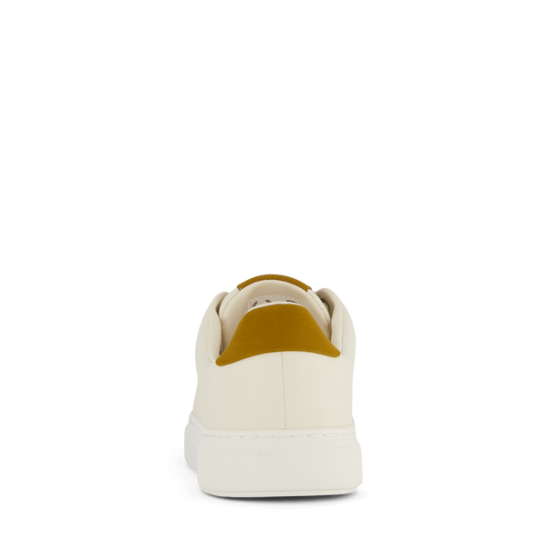 Fred Perry B71 Tumbled Leather 560