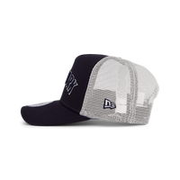 New Era Team Script Trucker Neyyan Nvywhi