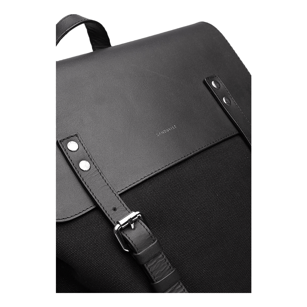 Hege  With  Leather