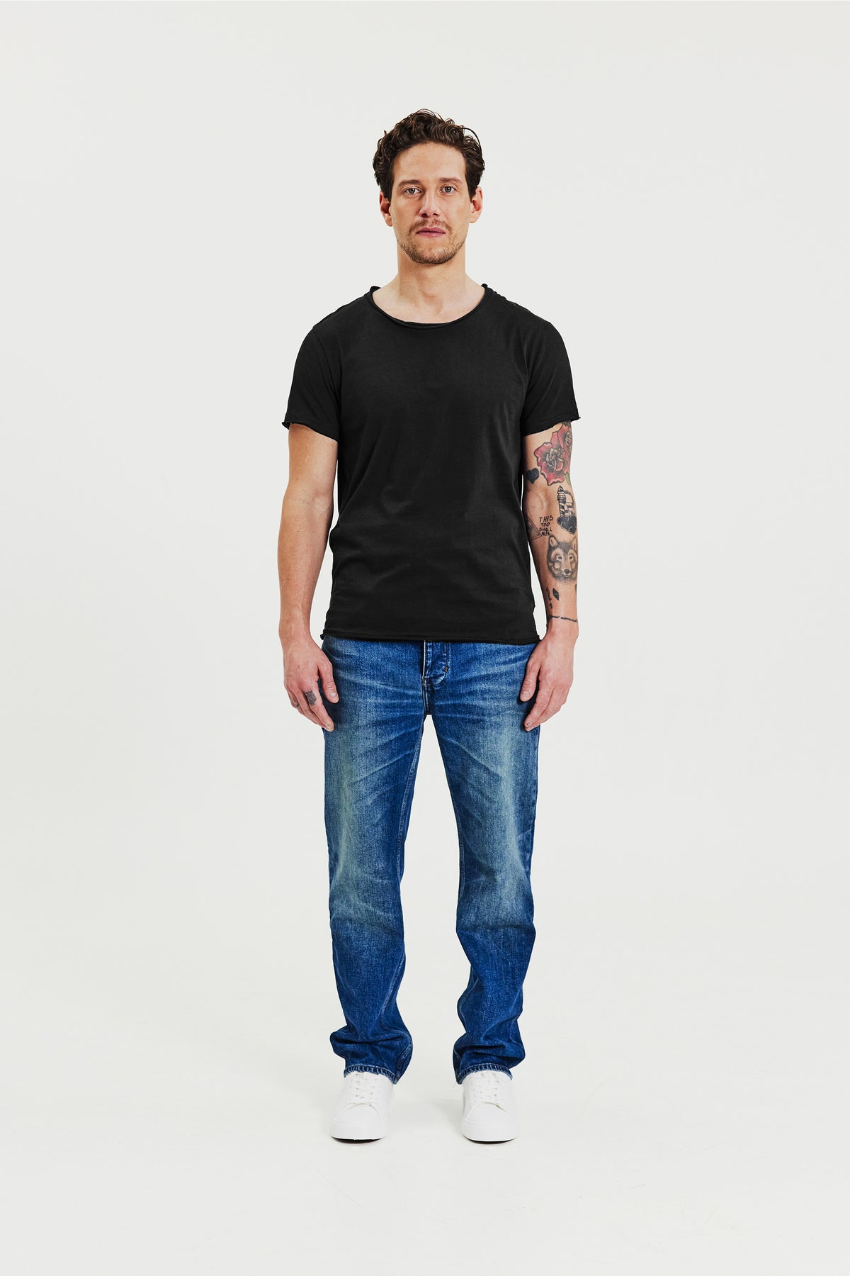 Crew-Neck Relaxed Black