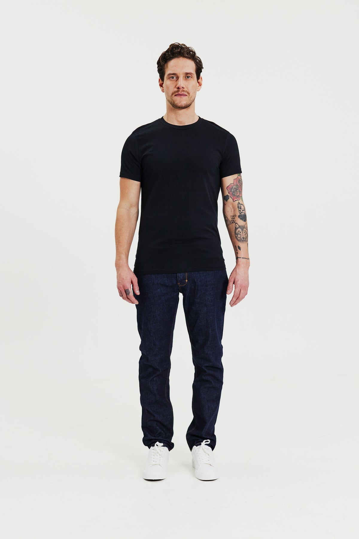 Crew-Neck Regular Black