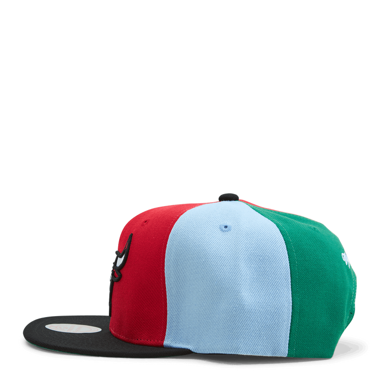 Bulls Team Era Pinwheel Snapback