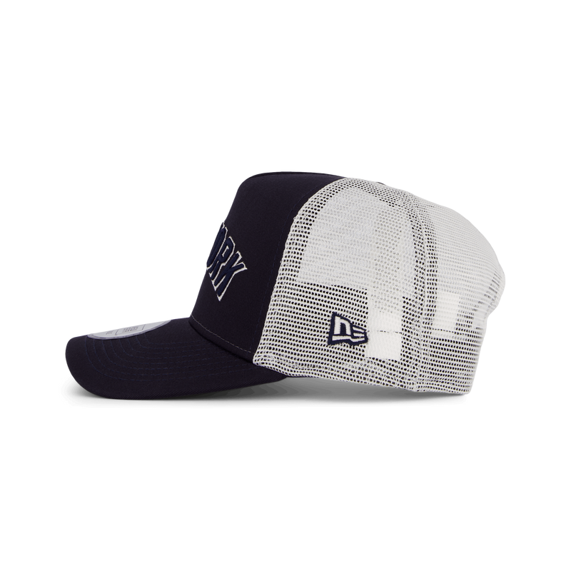 New Era Team Script Trucker Neyyan Nvywhi